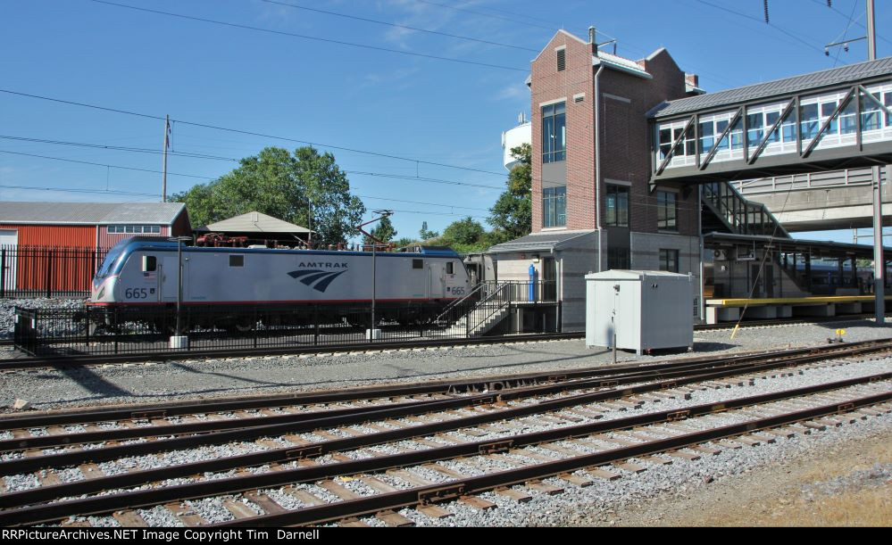 AMTK 665 on train 662